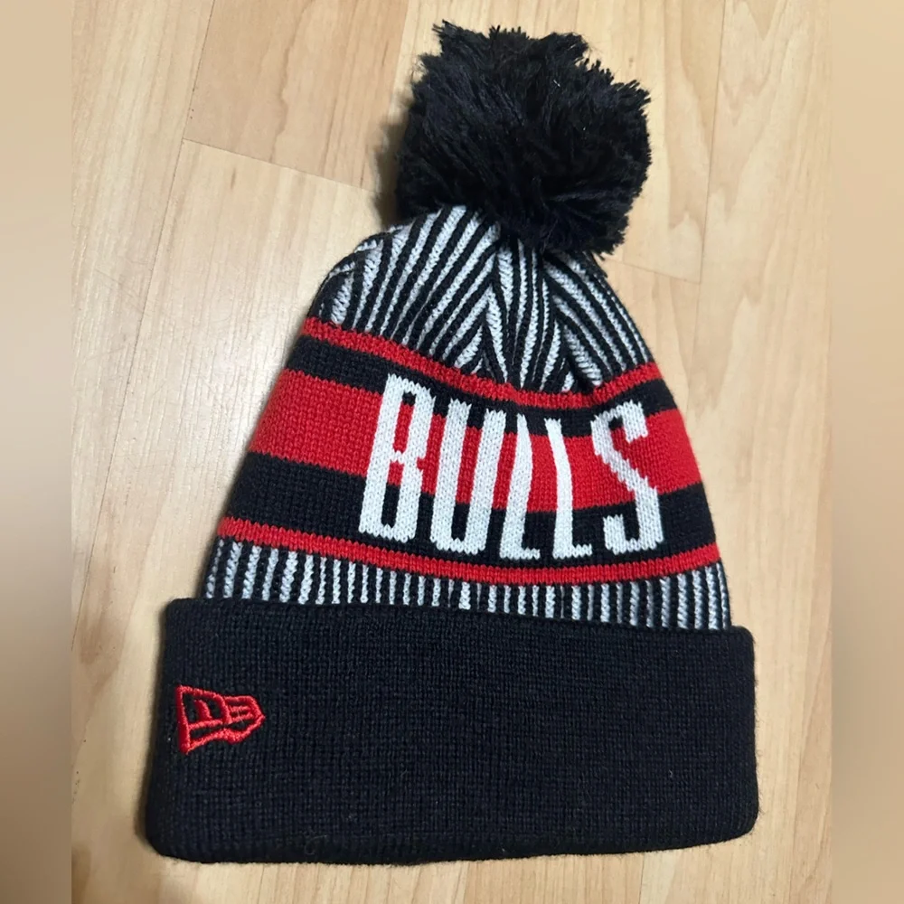 Chicago Bulls Pom-Pom Beanie